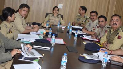 रियासी: माता वैष्णो देवी में बढ़ती भीड़ के मद्देनजर डीआईजी ने की क्राइम रिव्यू मीटिंग