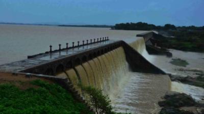 आंध्र प्रदेश: गोदावरी नदी में 5 इंजीनियरिंग छात्र डूबे, 2 की तलाश जारी