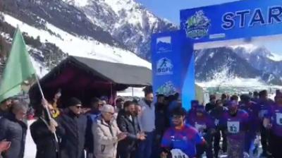 जम्मू-कश्मीर में नेशनल स्नोशू चैंपियनशिप शुरू, 20 राज्यों के 178 एथलीट्स ले रहे हिस्सा
