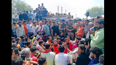 मथुरा बवाल: फरसा बाबा की मौत के बाद 300 लोगों पर केस दर्ज, 14 गिरफ्तार