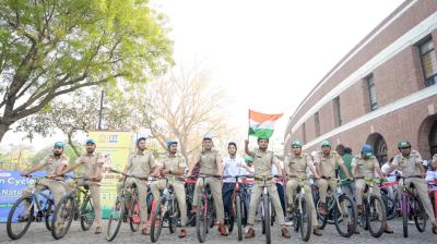 दिल्ली: साइकिल रैली में वन रक्षकों ने खींचा सबका ध्यान, फिटनेस के साथ दिया पर्यावरण संरक्षण का संदेश