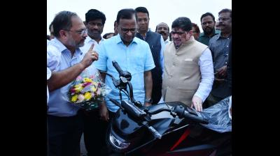 तेलंगाना में सरकारी कर्मचारियों को इलेक्ट्रिक वाहनों पर 20 प्रतिशत की छूट मिलेगी