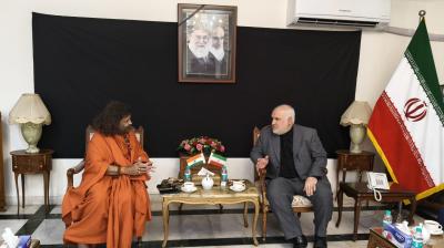 ईरानी दूतावास पहुंचे स्वामी सारंग, खामेनेई की मौत पर जताई संवेदना