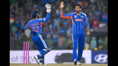 ऑपरेशन व्हाइट बॉल: भारतीय 'धुरंधरों' के आगे पाकिस्तान का सरेंडर, जीत की हैट्रिक के साथ 'सुपर-8' में टीम इंडिया