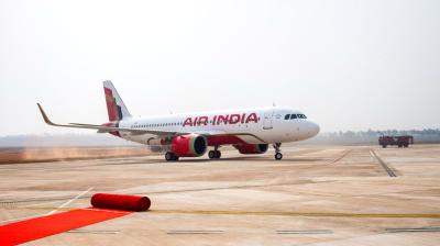 एयर इंडिया की दिल्ली-लंदन फ्लाइट तकनीकी खराबी के चलते बीच रास्ते से वापस लौटी, सभी यात्री सुरक्षित