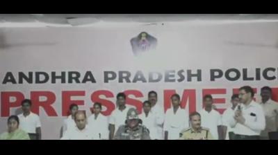 आंध्र प्रदेश: 25 लाख रुपए के इनामी माओवादी ने आठ साथियों के साथ किया सरेंडर