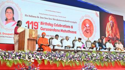 शिवकुमार स्वामीजी को राष्ट्रपति मुर्मु की श्रद्धांजलि, कहा- वे समाज की आत्मा का स्वरूप