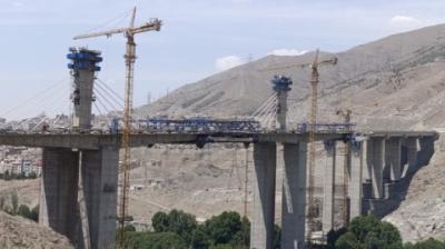 'ईरानी तकनीक की मिसाल' और मध्य पूर्व के सबसे ऊंचे पुल पर हवाई हमला, तेहरान से करज का संपर्क टूटा