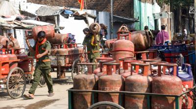 बीते पांच दिनों में 55,000 से अधिक पीएनजी कनेक्शन शुरू; 23 मार्च से अब तक 4.3 लाख 5 किलो वाले एफटीएल सिलेंडर बेचे गए