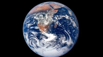 नासा ने आर्टेमिस II मिशन से जारी की पृथ्वी की खूबसूरत तस्वीरें, ‘ब्लू मार्बल’ पर दिखी ऑरोरा लाइट्स