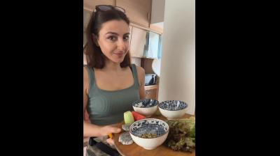 पेरिमेनोपॉज की समस्याओं से ऐसे राहत पाती हैं सोहा अली, बताया कैसे बनाएं हेल्दी ड्रिंक