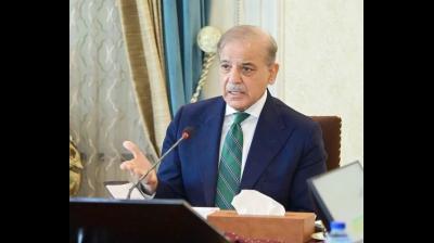 यूएई में ईरानी हमले में तीन पाकिस्तानी नागरिक घायल, पीएम शहबाज ने जताई चिंता