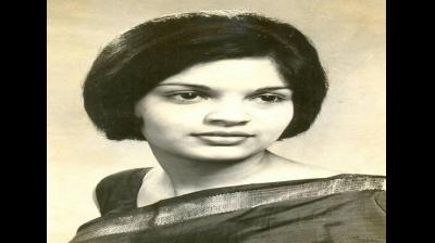 जीनत अमान का पहला प्रोफेशनल फोटोशूट, जिसके कई सालों बाद बनी देव आनंद साहब के साथ हिट जोड़ी