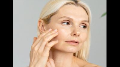 गर्मियों में चेहरे को निखार के लिए अपनाएं ये आयुर्वेद जड़ी-बूटियां, दाग-धब्बे भी होंगे गायब