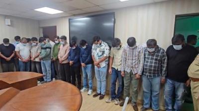 नोएडा में फर्जी कॉल सेंटर का भंडाफोड़, 16 साइबर ठग गिरफ्तार