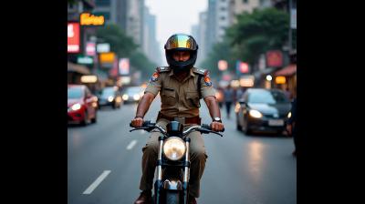 महाराष्ट्र में पुलिसकर्मियों के लिए हेलमेट अनिवार्य, उल्लंघन पर होगी कड़ी कार्रवाई