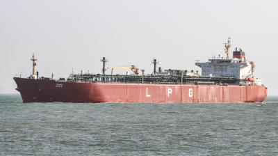 भारतीय ध्वज वाला एलपीजी पोत 'जग विक्रम' होर्मुज जलडमरूमध्य को सुरक्षित पार कर गया, जल्द पहुंचेगा मुंबई: सरकार