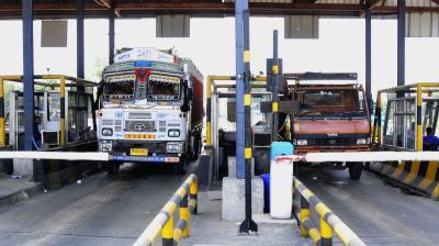 नेशनल हाईवे टोल अब पूरी तरह डिजिटल, फास्टैग और यूपीआई से ही हो रहा भुगतान; कैश पर रोक लागू