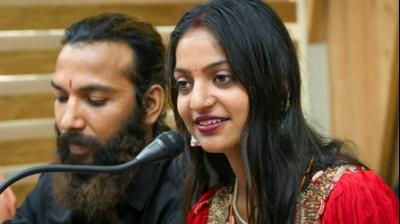 महाकुंभ वायरल गर्ल मोनालिसा की शादी पर केरल में सियासी घमासान, भाजपा ने माकपा पर साधा निशाना