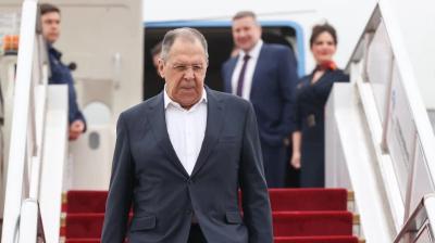 पश्चिम एशिया में जारी संघर्ष के बीच रूसी विदेश मंत्री लावरोव दो दिवसीय दौरे पर चीन पहुंचे