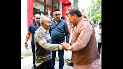 जन शिकायत की पड़ताल करने मौके पर पहुंचे सीएम धामी, वीडियो कॉल के जरिए अधिकारियों को दिखाई स्थिति