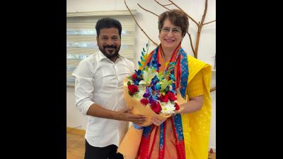 तेलांगना के मुख्यमंत्री ने प्रियंका गांधी से की मुलाकात, महिला आरक्षण संशोधन विधेयक पास न होने पर दी बधाई