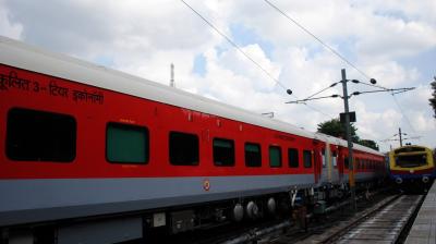 कैबिनेट ने उत्तर प्रदेश और आंध्र प्रदेश के लिए 24,815 करोड़ रुपए के दो महत्वपूर्ण रेलवे प्रोजेक्ट्स को दी मंजूरी