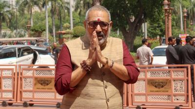 टीएमसी के गुंडे सावधान, 4 मई के बाद होगा सबका इलाज: गिरिराज सिंह