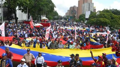 वेनेजुएला ने अमेरिकी प्रतिबंधों के खिलाफ राष्ट्रीय रैली निकालकर किया प्रदर्शन