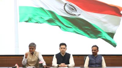 राघव चड्ढा के फैसले का भाजपा ने किया स्वागत, विपक्ष ने उठाए सवाल