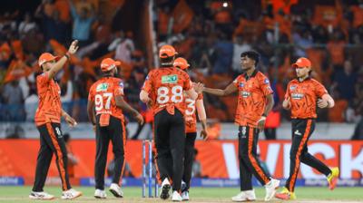 आईपीएल 2026: आरआर के खिलाफ एसआरएच ने टॉस जीतकर चुनी गेंदबाजी, पैट कमिंस की वापसी