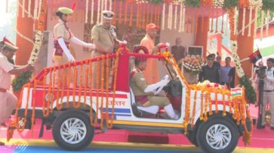 'यूपी में सुरक्षा, सेवा और संकल्प का नया अध्याय', सीएम योगी ने आरक्षियों की दीक्षांत परेड का किया निरीक्षण