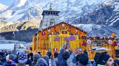 चारधाम यात्रा में उमड़ा श्रद्धालुओं का जनसैलाब, 1.6 लाख श्रद्धालुओं ने केदारनाथ में किए दर्शन