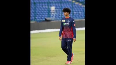 आईपीएल 2026: आरसीबी ने टॉस जीतकर गेंदबाजी चुनी, साहिल परख करेंगे डेब्यू