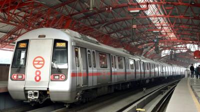 दिल्ली के उत्तम नगर ईस्ट स्टेशन पर नाबालिग ने लगाई मेट्रो के आगे छलांग, मौत