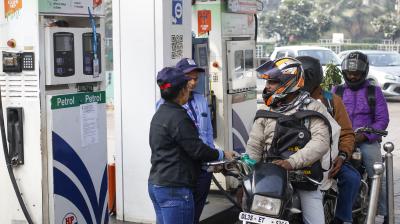 पश्चिम एशिया तनाव के बीच सरकार का बड़ा आश्वासन: नहीं बढ़ेंगी पेट्रोल-डीजल की कीमतें