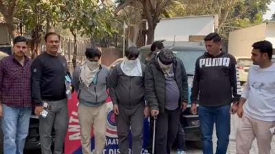 दिल्ली में अंतर्राज्यीय वाहन चोर गिरोह के तीन सदस्य गिरफ्तार, चोरी की तीन गाड़ियां बरामद