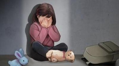 ग्रेटर नोएडा के निजी स्कूल में छात्रा एक घंटे तक बाथरूम में रही बंद, परिजनों ने डीएम से की शिकायत