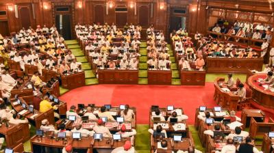 महिला आरक्षण पर यूपी विधानसभा में संग्राम: निंदा प्रस्ताव के बीच तीखी नोकझोंक, बयान रिकॉर्ड से हटे