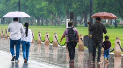 एनसीआर में बदला मौसम का मिजाज: आज भी गरज-चमक के साथ बारिश के आसार, हवा हुई साफ