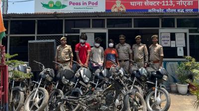 नोएडा: मोबाइल लूट और बाइक चोरी गैंग का पर्दाफाश, तीन गिरफ्तार; 10 लाख का माल बरामद