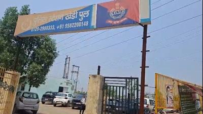 फरीदाबाद: गर्लफ्रेंड की चुन्नी से युवक ने लगाई फांसी, दोनों शादीशुदा, 3-3 बच्चों के माता-पिता