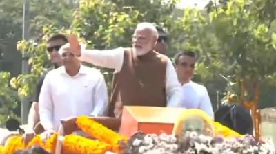 पीएम मोदी ने सोमनाथ में किया रोड शो, लोगों ने किया जोरदार स्वागत