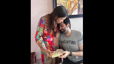 फिल्म देखने के बाद खुलकर हंसीं आयुष्मान खुराना की मां, अभिनेता ने शेयर किया इमोशनल पोस्ट