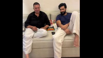 विक्की के जन्मदिन पर पिता श्याम कौशल ने बरसाया प्यार, कहा- 'ऐसा बेटा पाकर गर्व महसूस होता है'