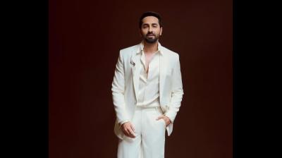 'आपने बॉलीवुड में नया ट्रेंड किया सेट', कैबरे डांस को लेकर आयुष्मान खुराना ने की हेलन की तारीफ