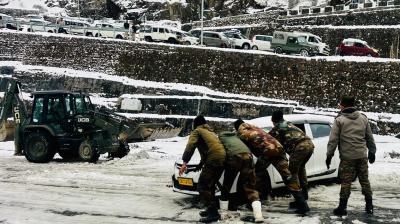 ऑपरेशन हिमराहत: भारतीय सेना ने पूर्वी सिक्किम में फंसे 46 पर्यटकों को बचाया