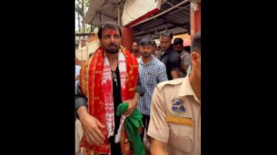 अभिनेता सोनू सूद ने किए असम के प्रसिद्ध कामाख्या देवी मंदिर के दर्शन