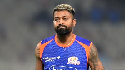आईपीएल 2026: 'करो या मरो' के मुकाबले में केकेआर ने चुनी गेंदबाजी, एमआई की टीम में कप्तान पांड्या की वापसी