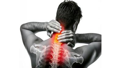 गर्दन के दर्द और अकड़न से परेशान? सर्वाइकल स्पोंडिलोसिस से राहत दिलाएंगे ये योगासन
